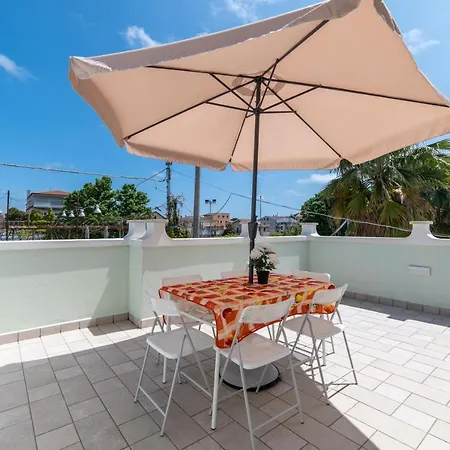Gina Vacanze Apartmanhotel *