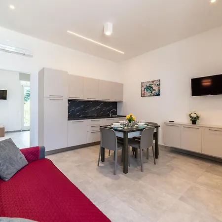 Aparthotel Gina Vacanze *